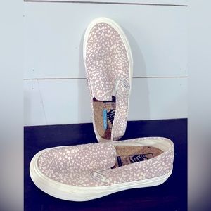 Vans size 6.5 womens. Mauve in color.